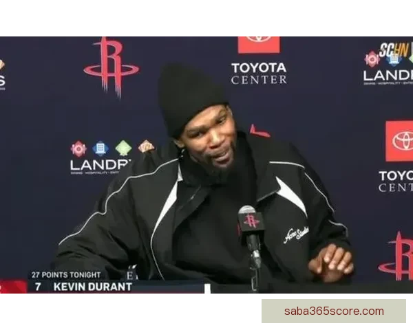 火箭更衣室泼水庆祝杜兰特超越乔丹 赤膊领取比赛用球回忆经典时刻