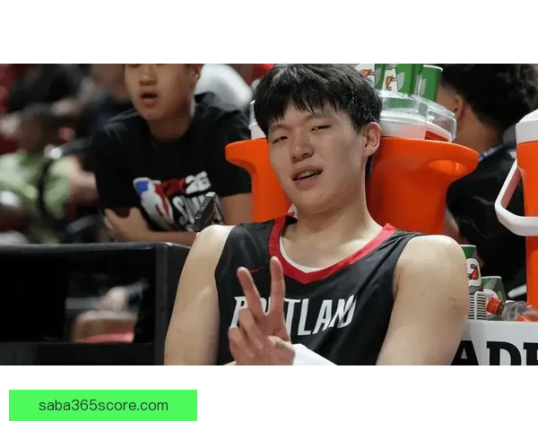 开拓者官方宣布召回杨瀚森晒全队合影告别赛季小杨缺席引发关注热